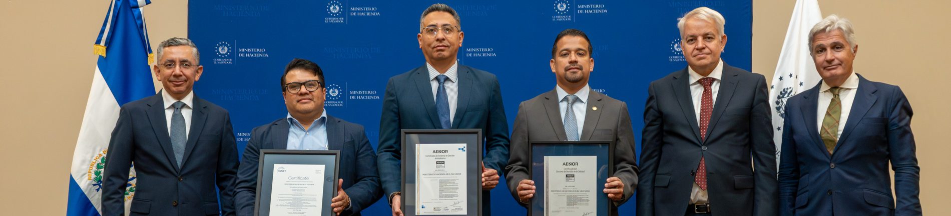 Sistema de Gestión Antisoborno del Ministerio de Hacienda recibe aval internacional Sistema de Gestión Antisoborno del Ministerio de Hacienda recibe aval internacional